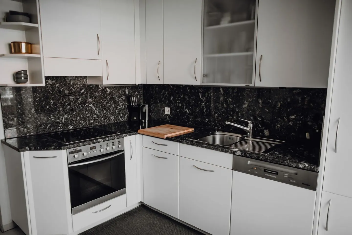 3 ROOM APARTMENT IN BASEL - GUNDELDINGEN, FURNISHED, TEMPORARY - Photo 7 of 9