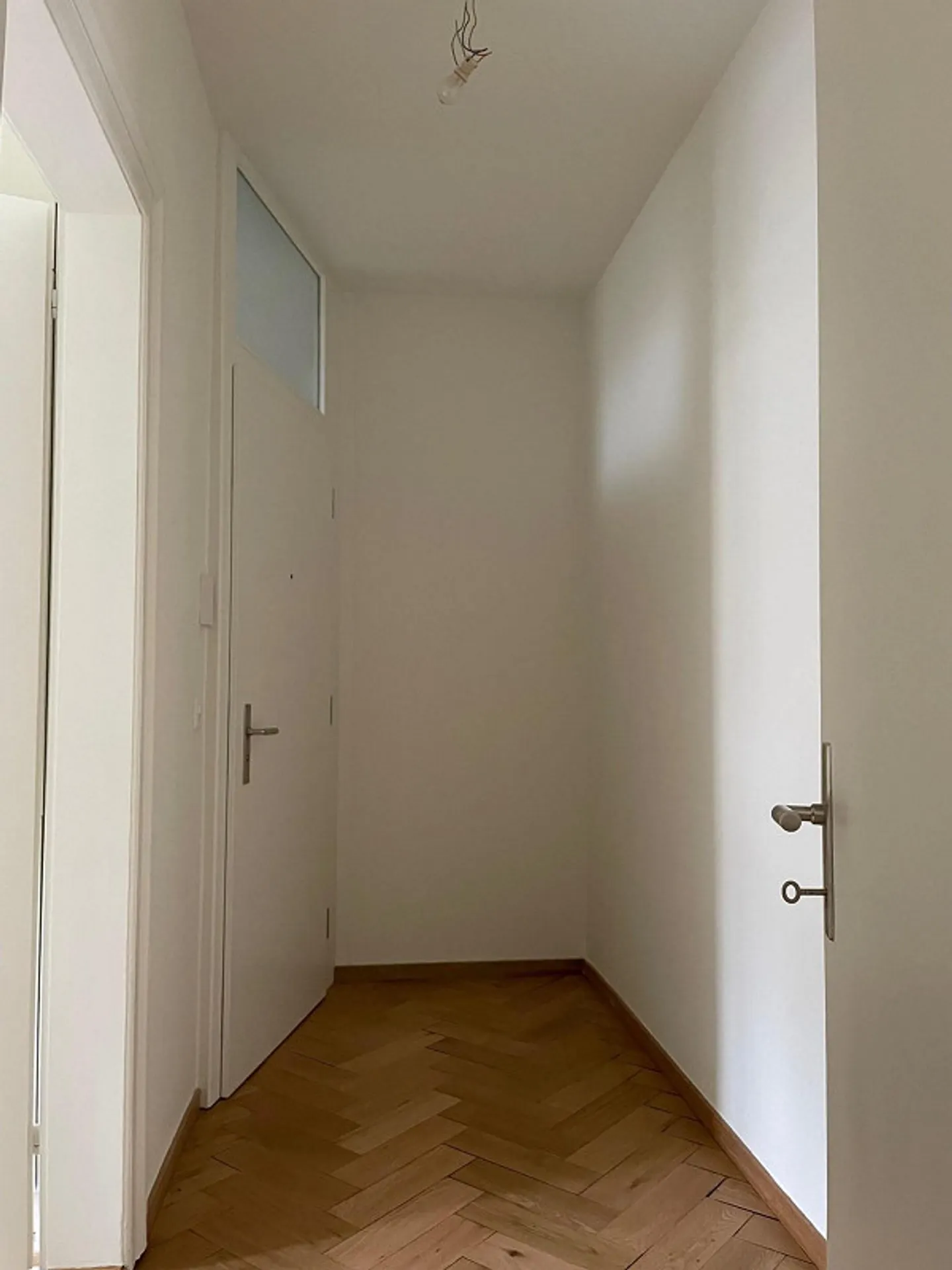 Appartamento in edificio storico a Gundeli vicino alla chiesa Heiliggeist - Foto 3 di 8