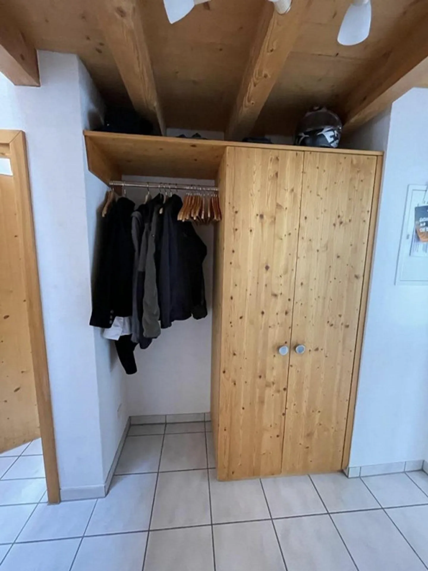 4 1/2 Room Apartment 1st Floor with Cellar Compartment - Photo 12 of 13