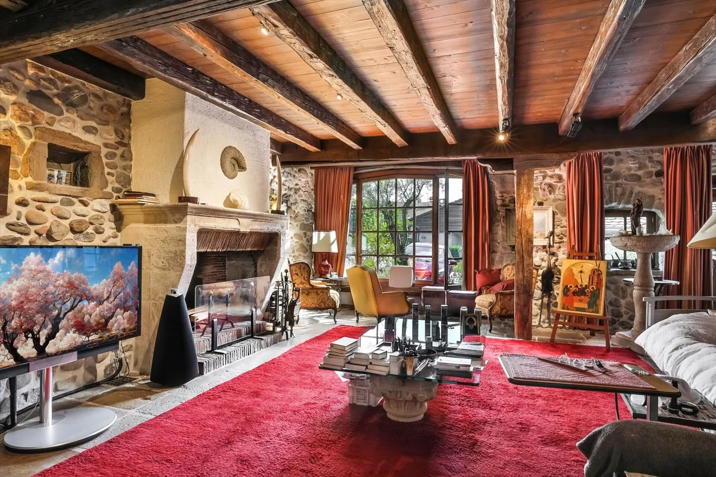 Exceptional village property in Avusy, in the heart of the Geneva countryside - Photo 5 of 13