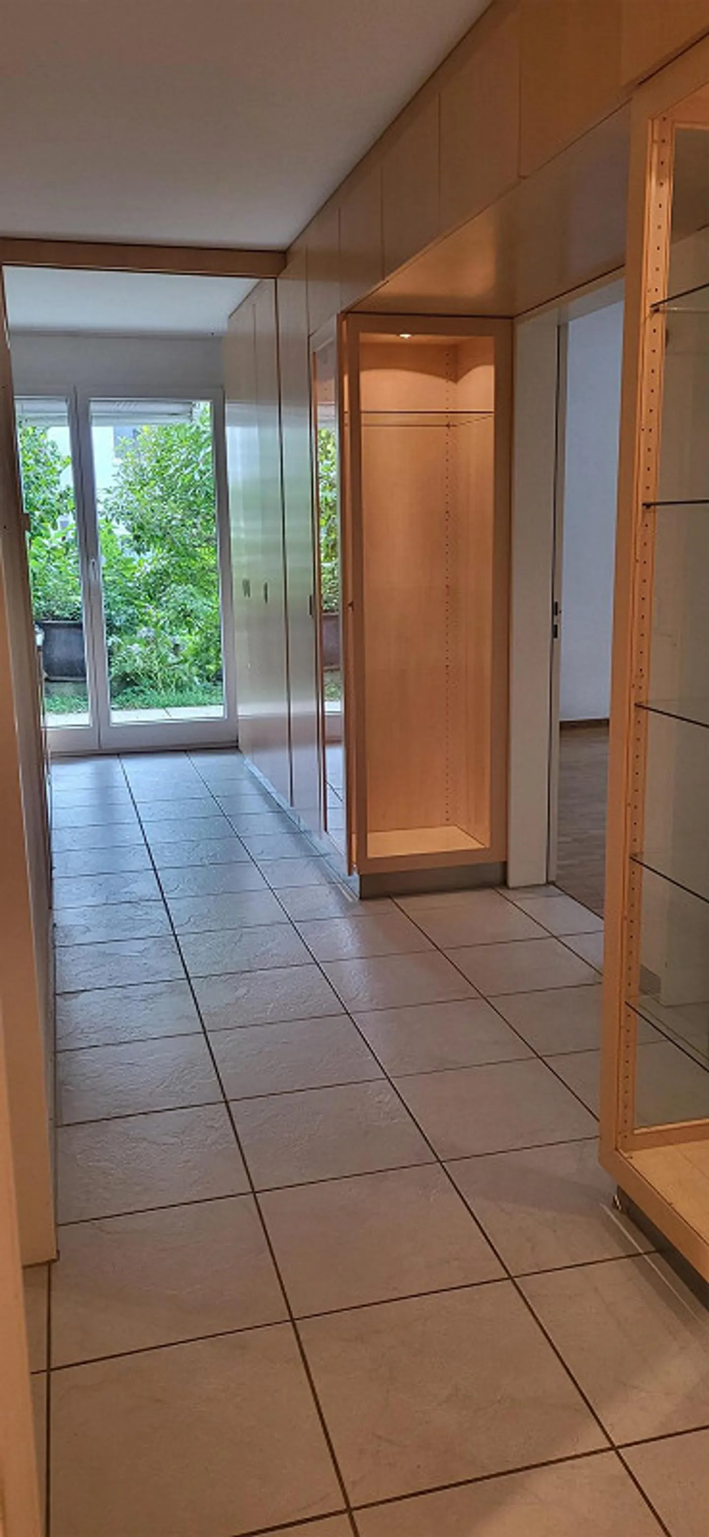 Ampio appartamento di 4 stanze (117m2) con grande giardino e lavanderia privata - Foto 8 di 15