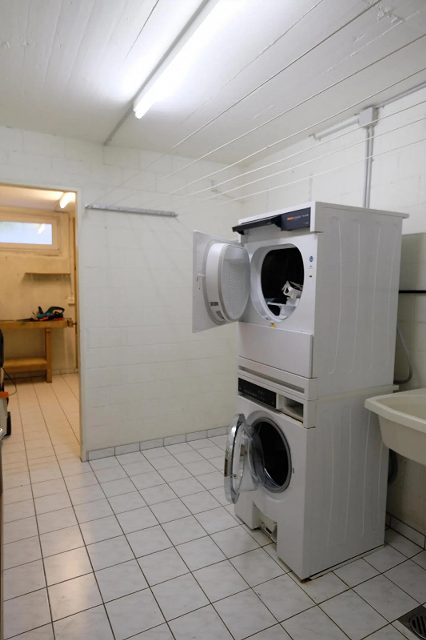 Ampio appartamento di 4 stanze (117m2) con grande giardino e lavanderia privata - Foto 14 di 15