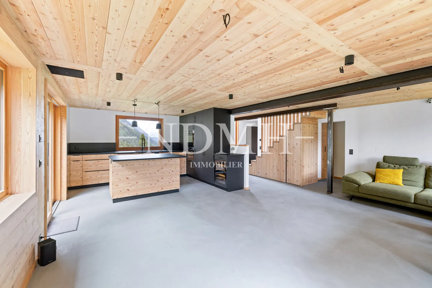 Alpine charm and modernity in a preserved setting - Photo 1 of 16