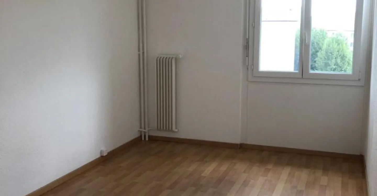 Charming 3-Room Apartment - Photo 3 of 7