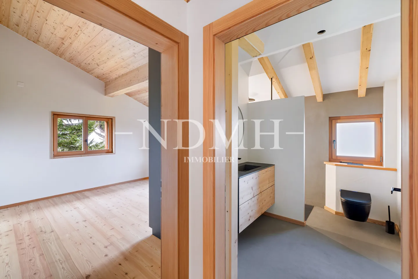 Alpine charm and modernity in a preserved setting - Photo 13 of 16