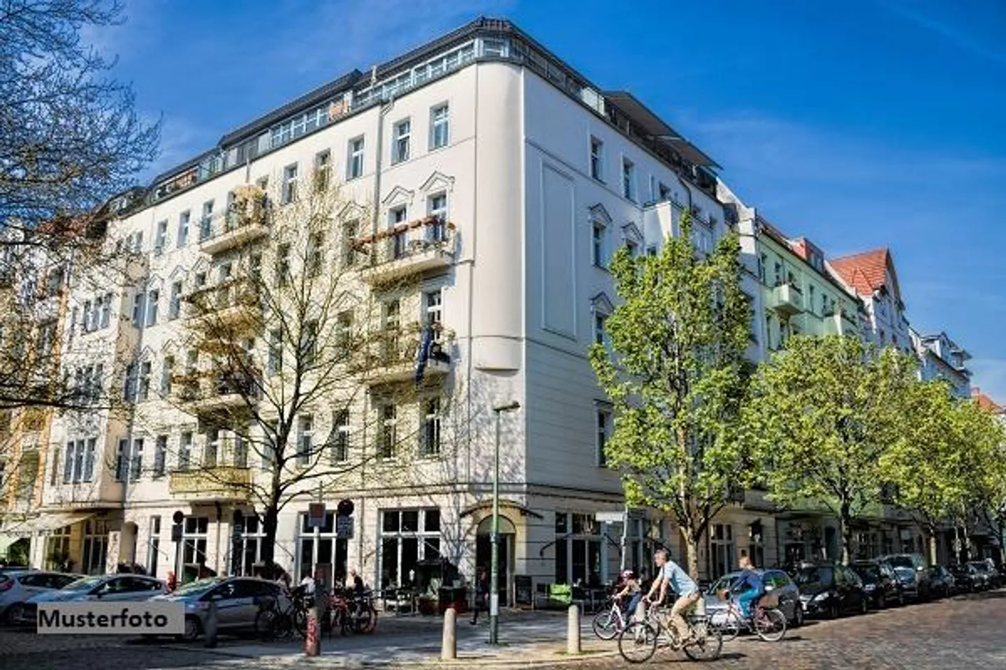 Edificio residenziale e commerciale - Foto 1 di 13