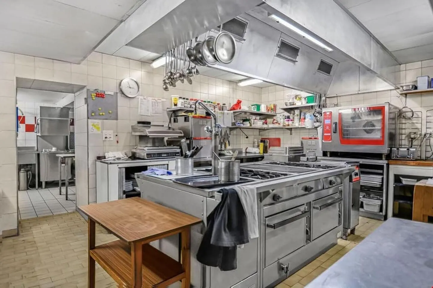 OPPORTUNITÉ RARE DANS UN VILLAGE DYNAMIQUE - Photo 5 sur 6