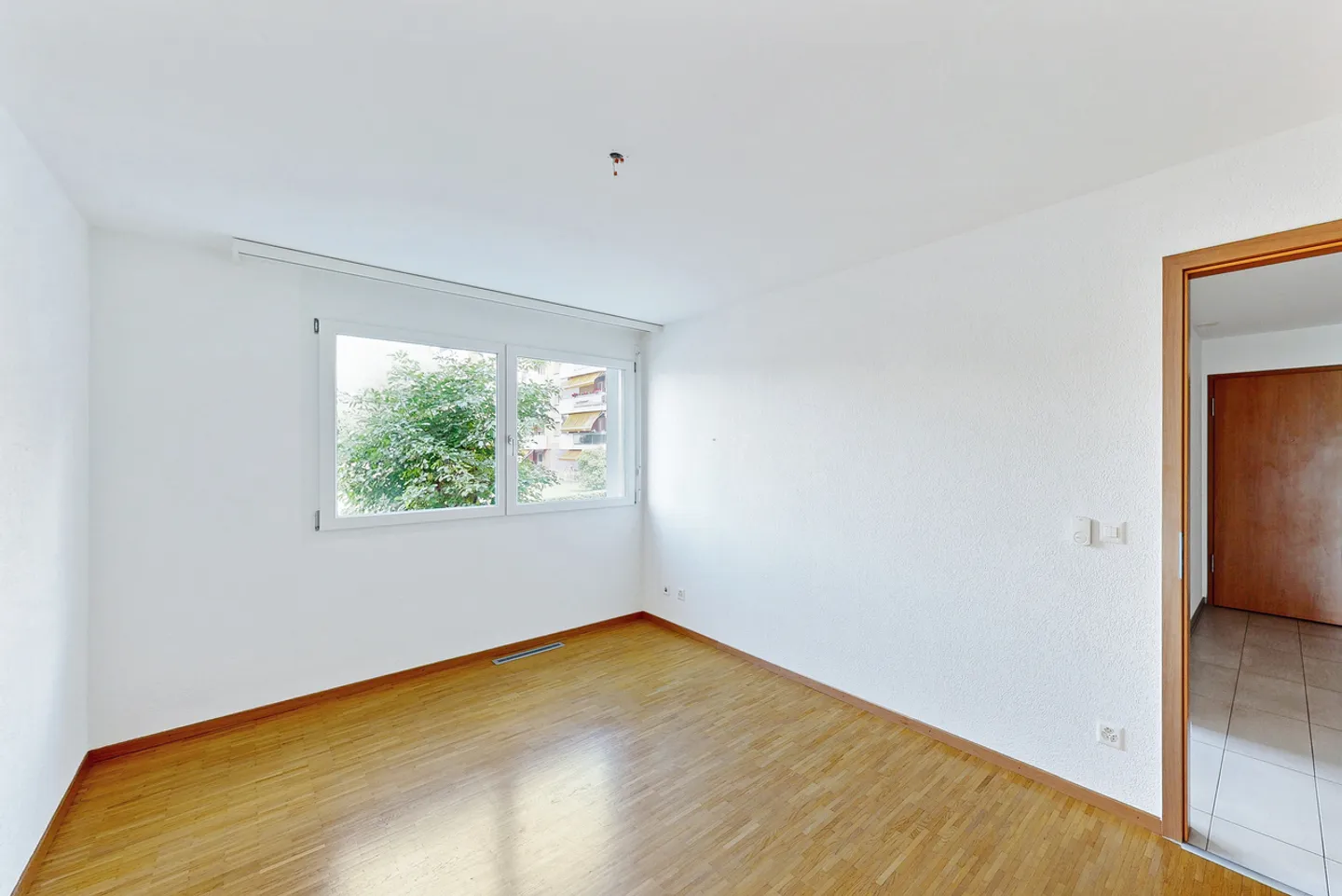 Modern apartment near the highway access - Photo 5 of 12
