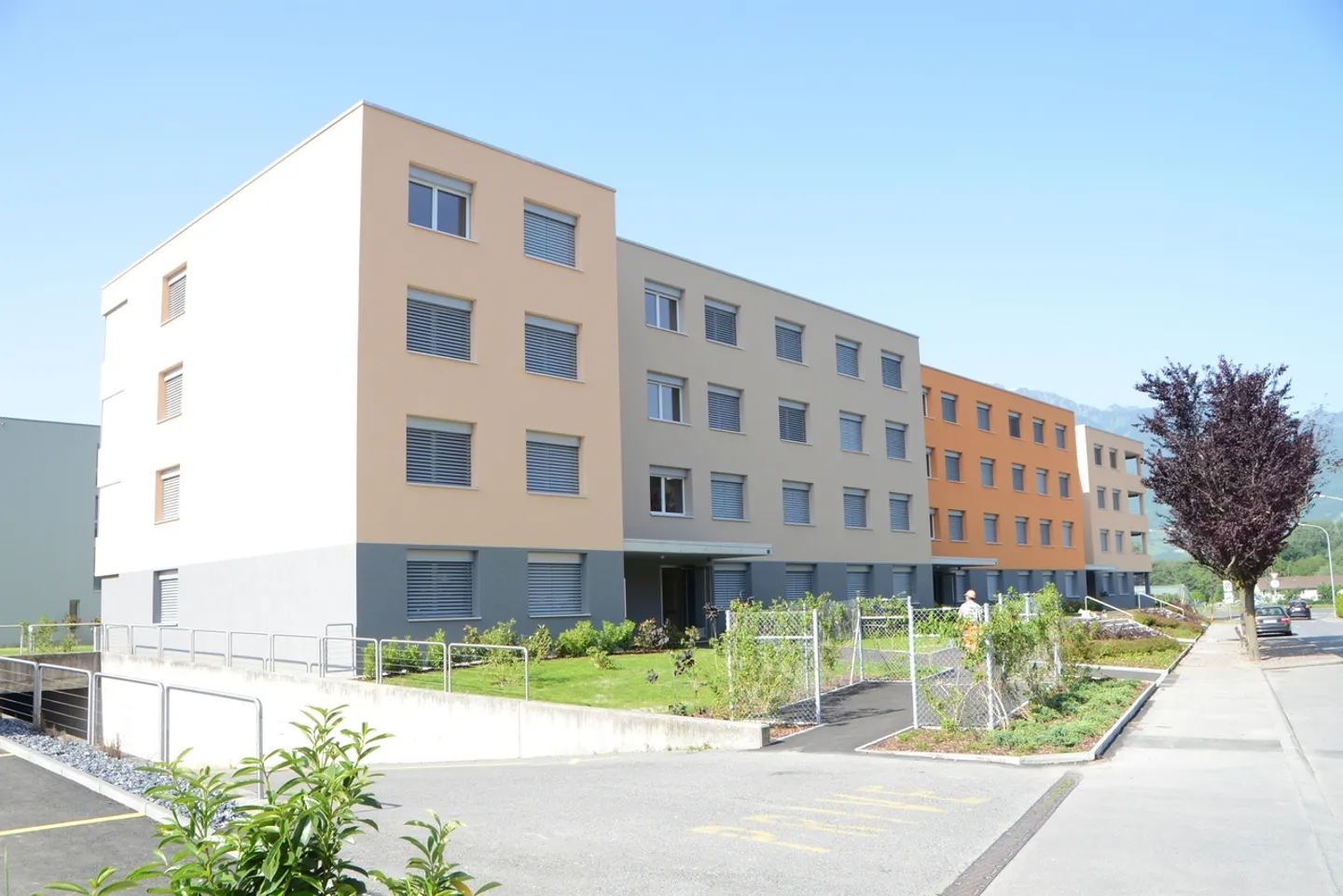 Modern apartment near the highway access - Photo 11 of 12