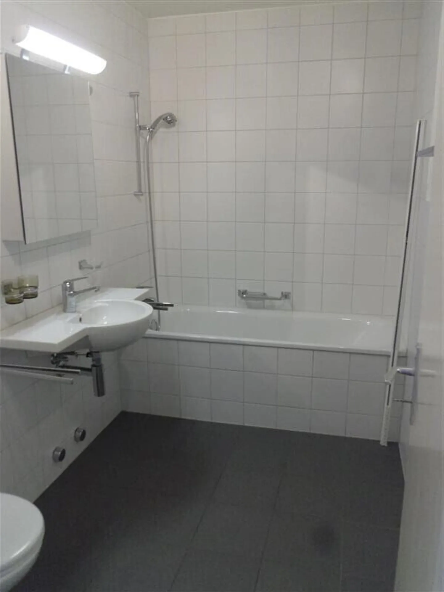 4 Room Apartment for Rent - Photo 5 of 8