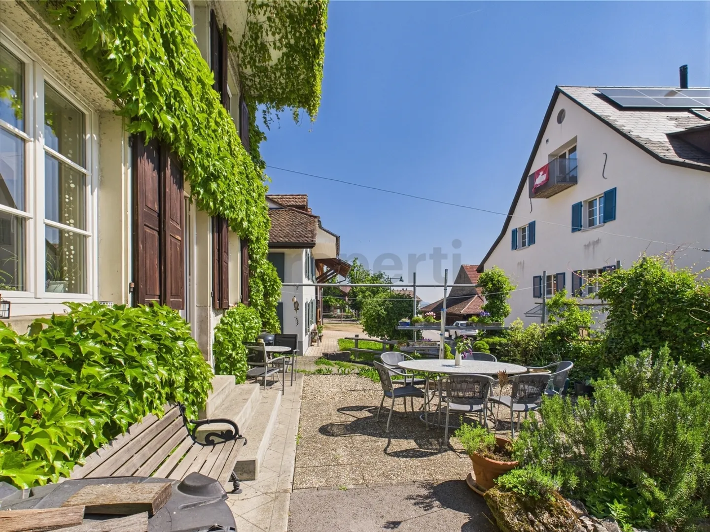 Verzauberndes und liebevoll gepflegtes Einfamilienhaus für Famiien auf 4 grosszügigen Etagen - Photo 10 of 11