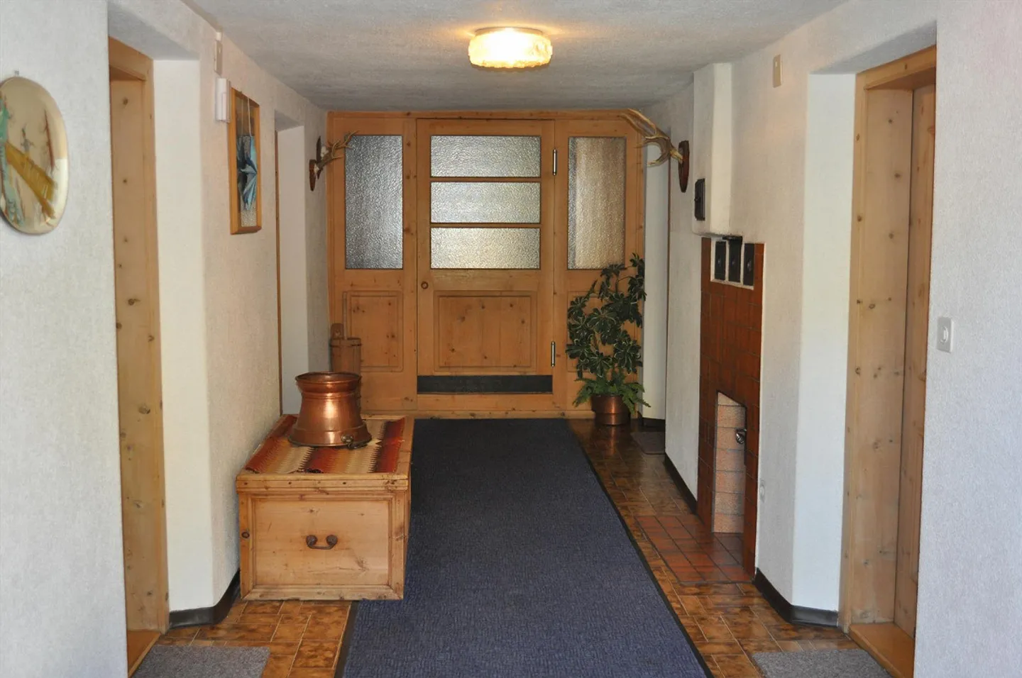 Spacious farmhouse with barn building in Fuldera - Photo 3 of 15