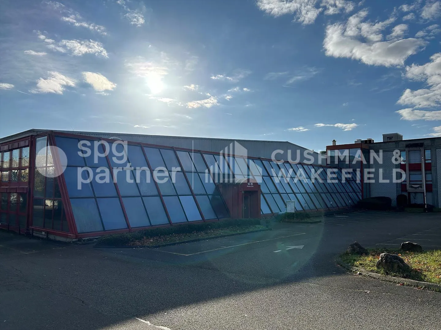 Büros und Werkstätten Plug &amp; Play in einer strategischen Zone - Photo 9 sur 9