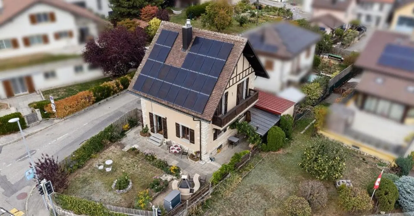 Charmante maison individuelle avec vue sur le lac de Neuchâtel - Foto 1 di 7
