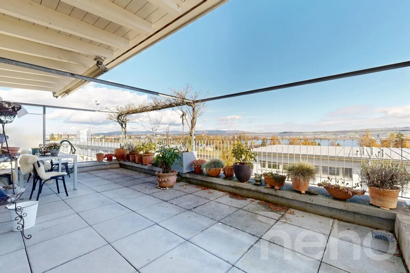 Appartamento duplex di 4,5 locali con vista lago a Hünenberg See - Foto 2 di 12