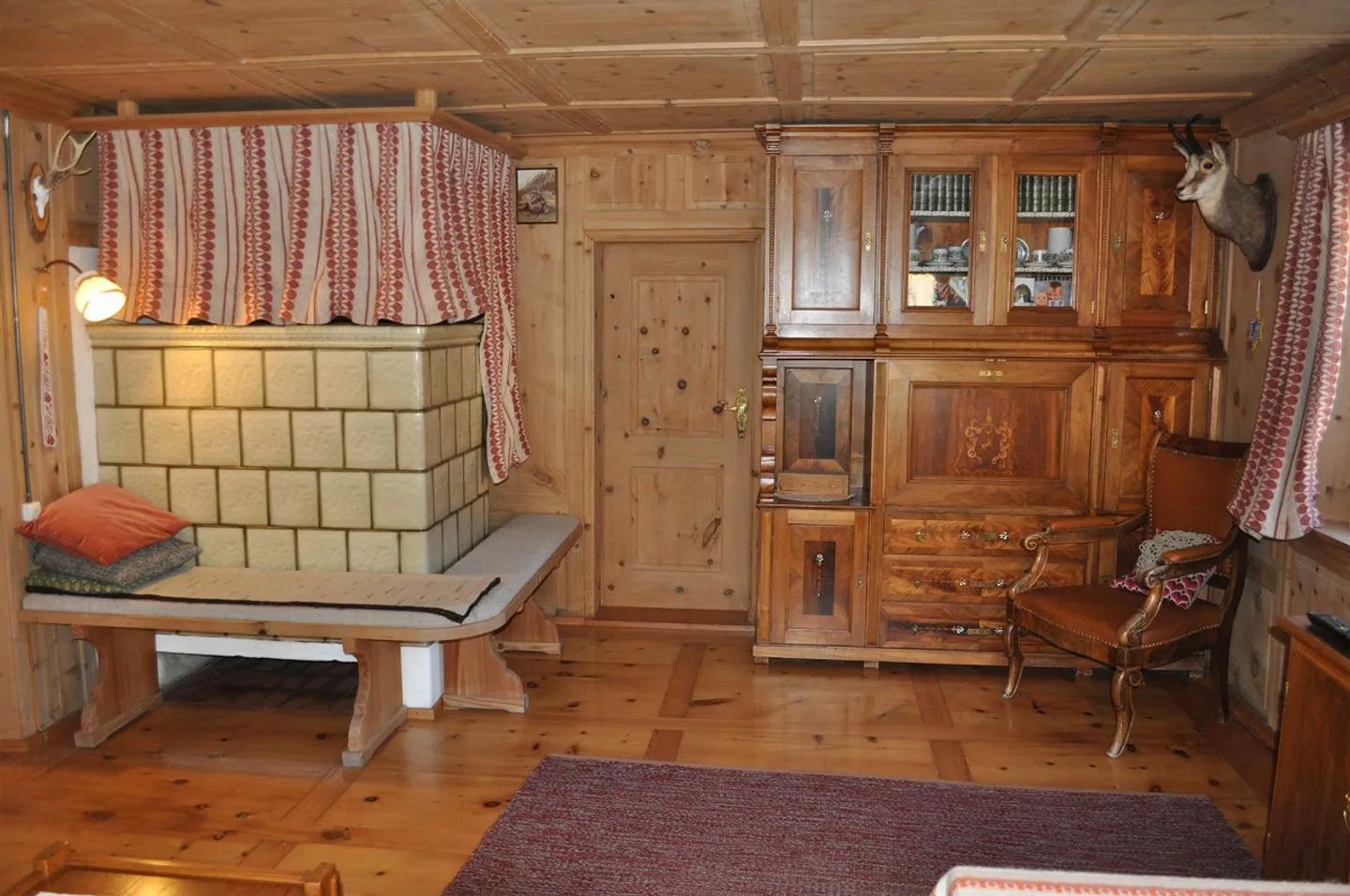 Spacious farmhouse with barn building in Fuldera - Photo 7 of 15