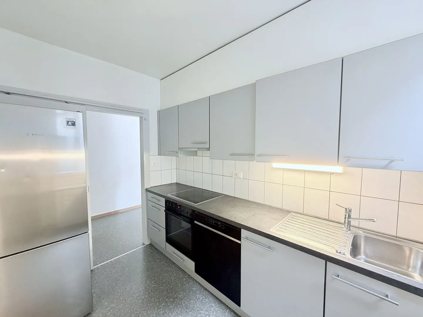 SPACIOUS 4.0 ROOMS OF 92 M² IN THE HEART OF LOCLE! - Photo 1 of 5