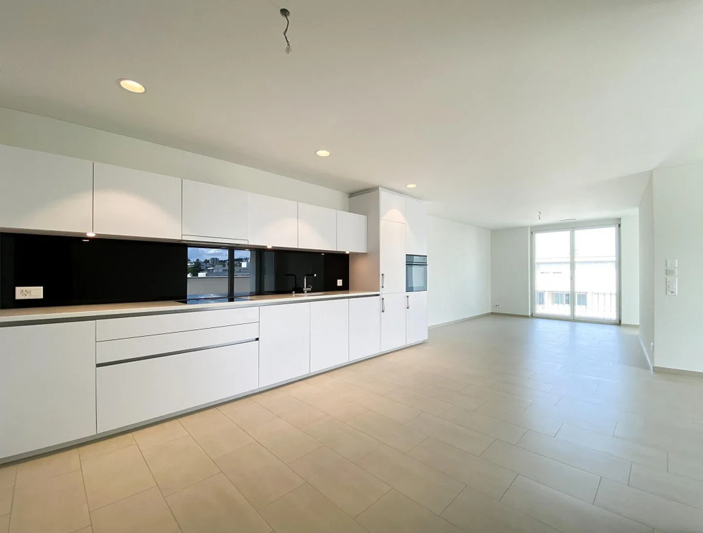 4.5 Room Apartment in Kloten - Photo 2 of 5