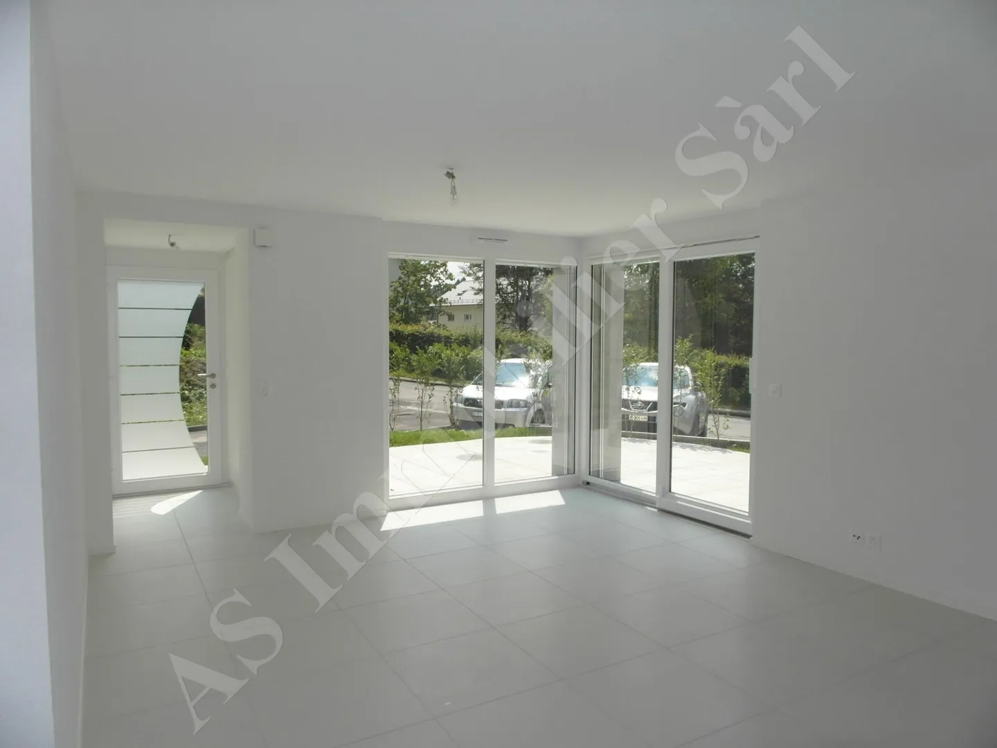Magnificent 2.5-room apartment with 56 m2 and terrace - Photo 2 of 12