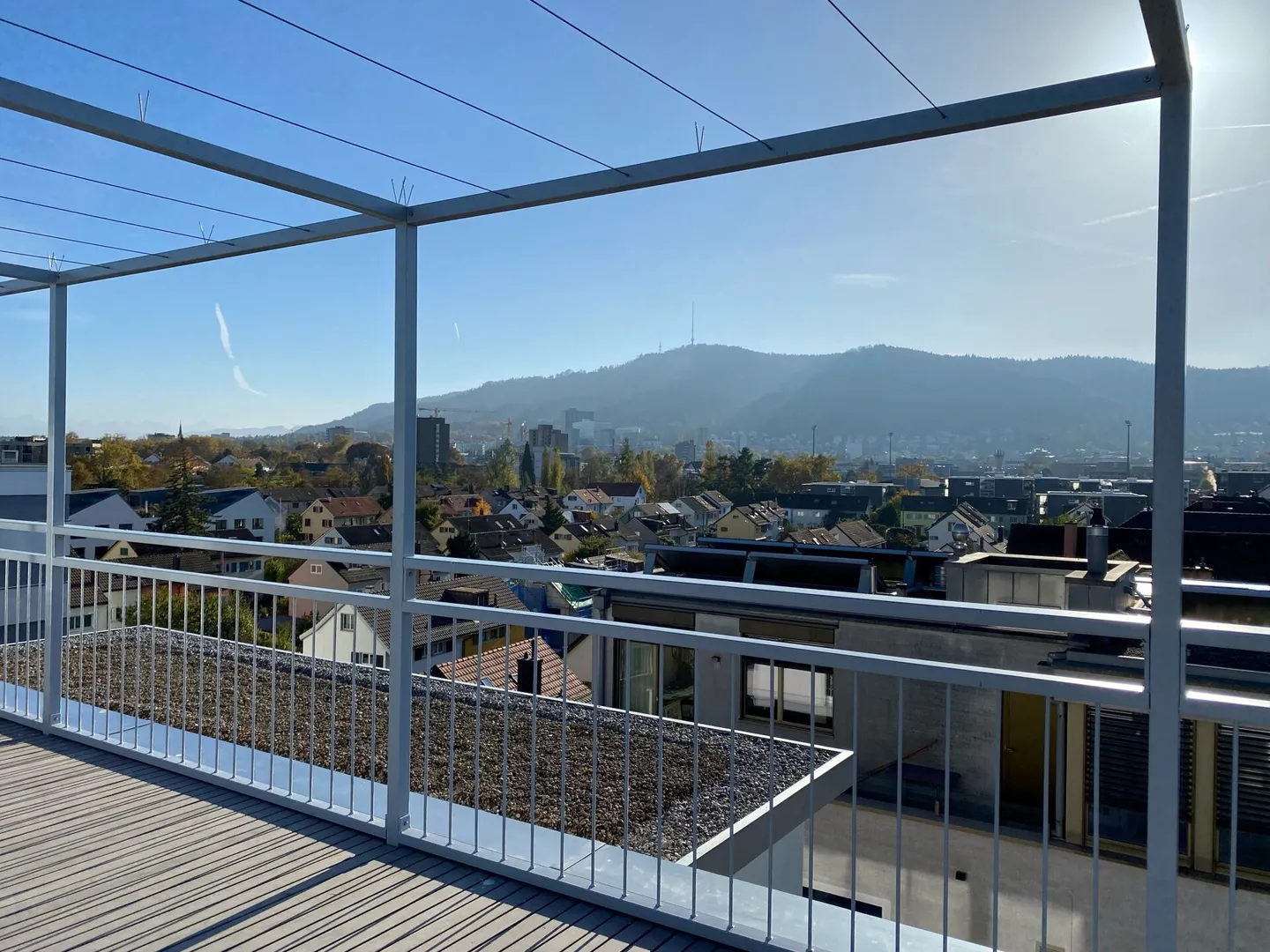 Attico luminoso con grande terrazza - prima occupazione - Foto 11 di 11