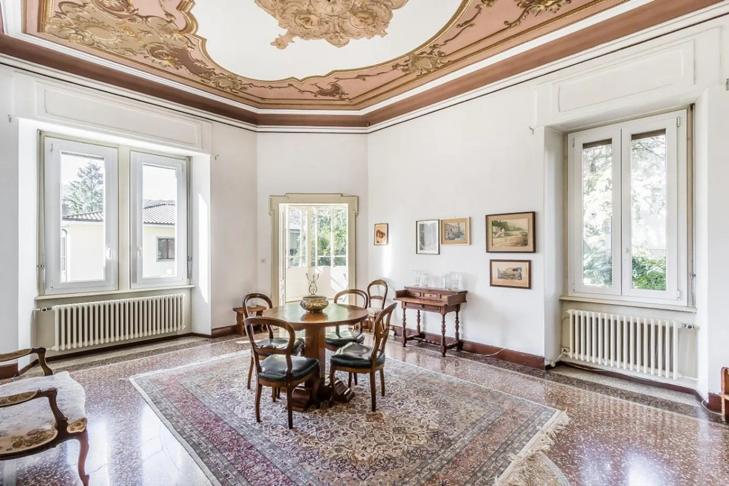 GRANDE OFFERTA - PROPRIETÀ CON DUE VILLE E GRANDE TERRENO - Foto 2 di 12