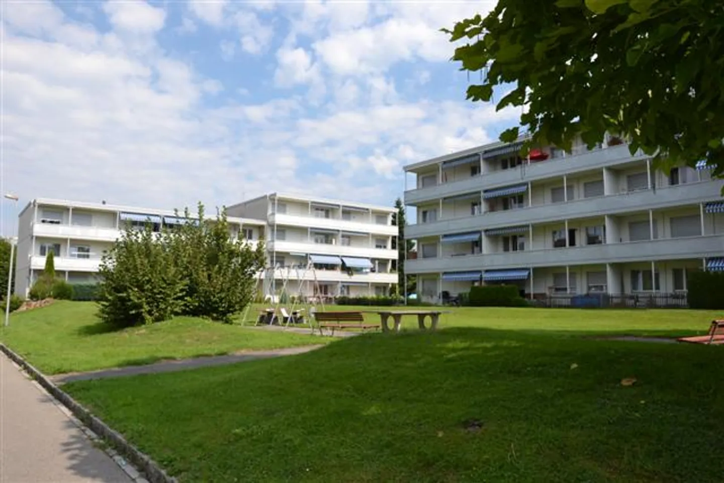 Bella appartamento di 4 stanze in una posizione centrale a Cham - Foto 1 di 5