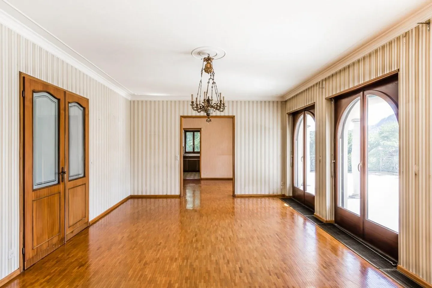GRANDE OFFERTA - PROPRIETÀ CON DUE VILLE E GRANDE TERRENO - Foto 11 di 12