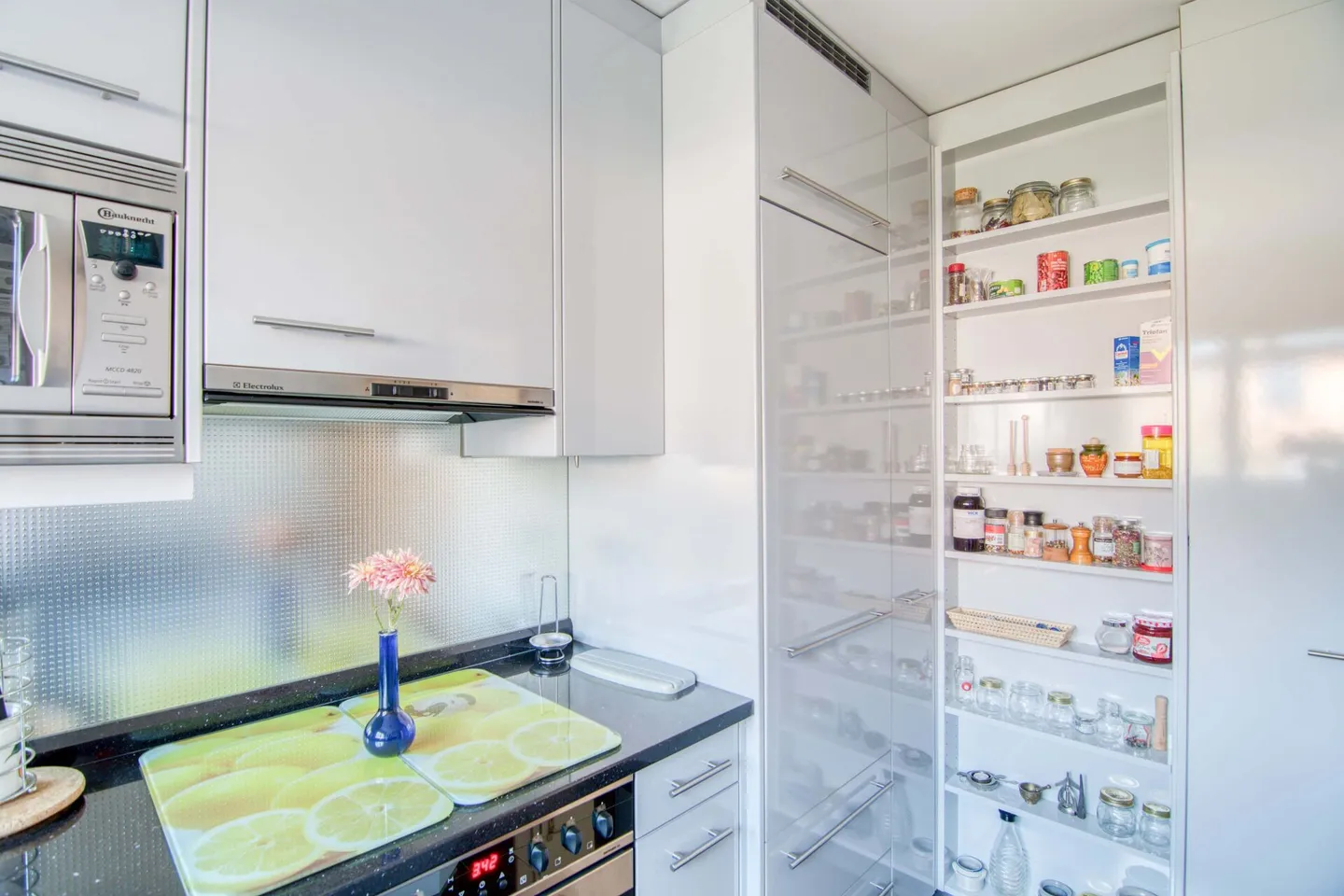 Familienfreundliches 6-Zimmer-Reiheneckhaus mit sonniger Ausrichtung und viel Freiraum für Leben, Arbeiten und Spielen - Photo 10 of 34