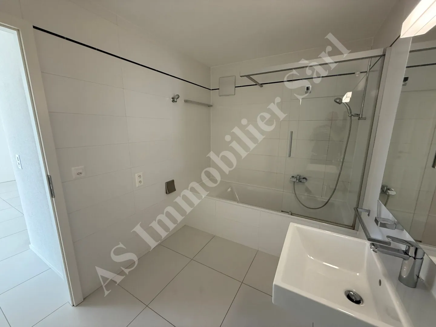 Magnificent 2.5-room apartment with 56 m2 and terrace - Photo 9 of 12
