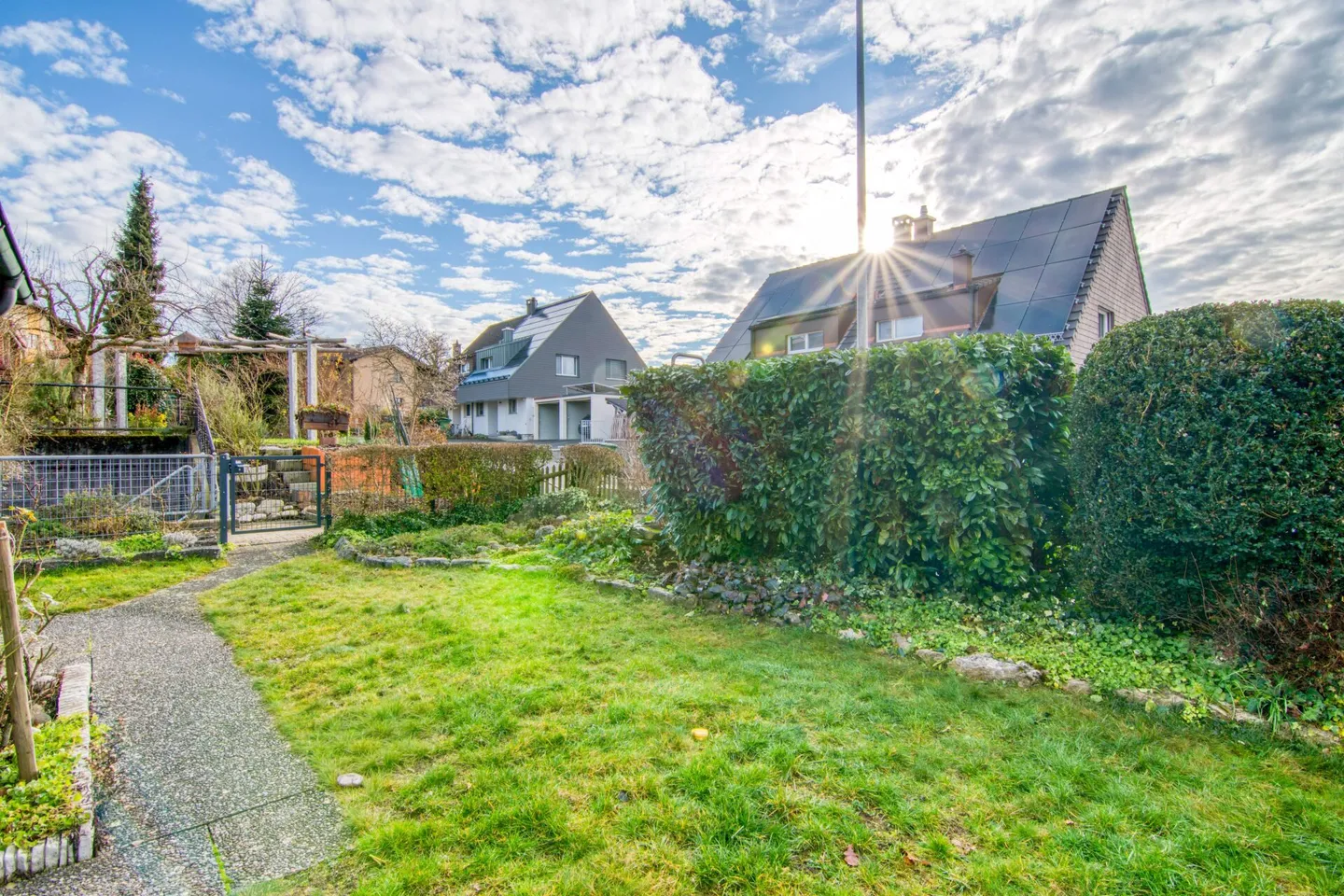 Familienfreundliches 6-Zimmer-Reiheneckhaus mit sonniger Ausrichtung und viel Freiraum für Leben, Arbeiten und Spielen - Photo 25 of 34