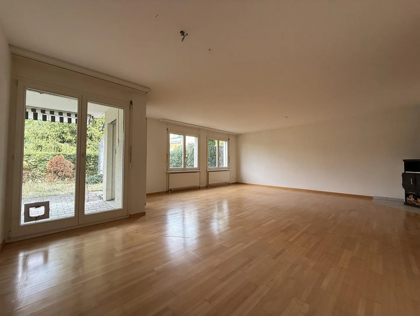 Charmante 3.5-Zimmer-Erdgeschosswohnung mit Gartensitzplatz - Photo 8 of 17
