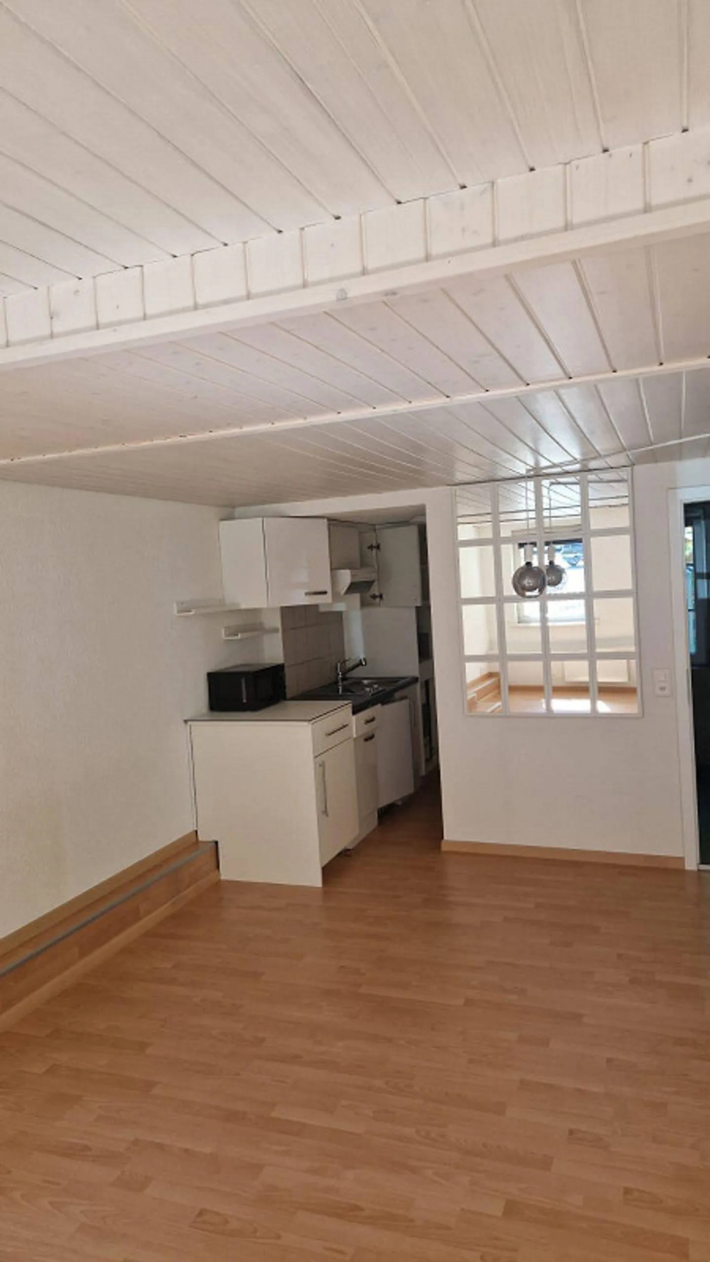 Appartement douillet de 1,5 pièce dans une petite propriété - Photo 1 sur 6