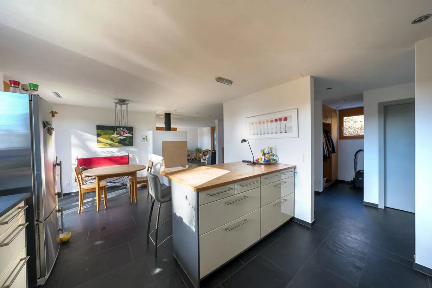 Maison individuelle de 6,5 pièces avec une haute qualité de vie et un grand jardin - Photo 5 sur 18