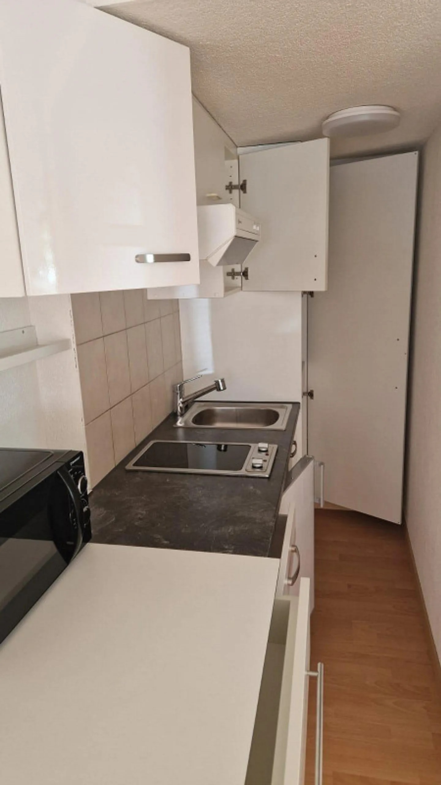 Appartement douillet de 1,5 pièce dans une petite propriété - Photo 4 sur 6