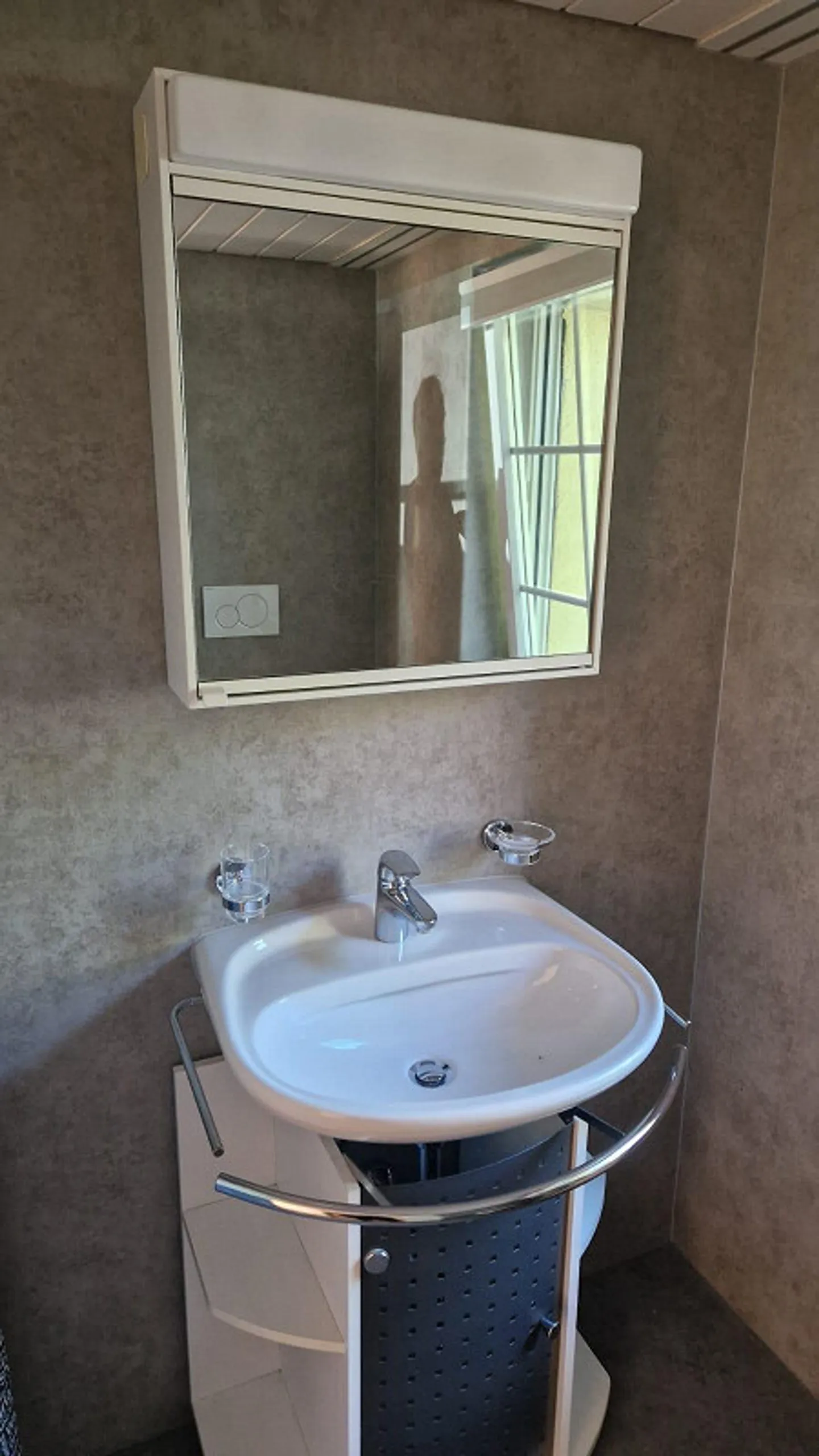 Appartement douillet de 1,5 pièce dans une petite propriété - Photo 5 sur 6