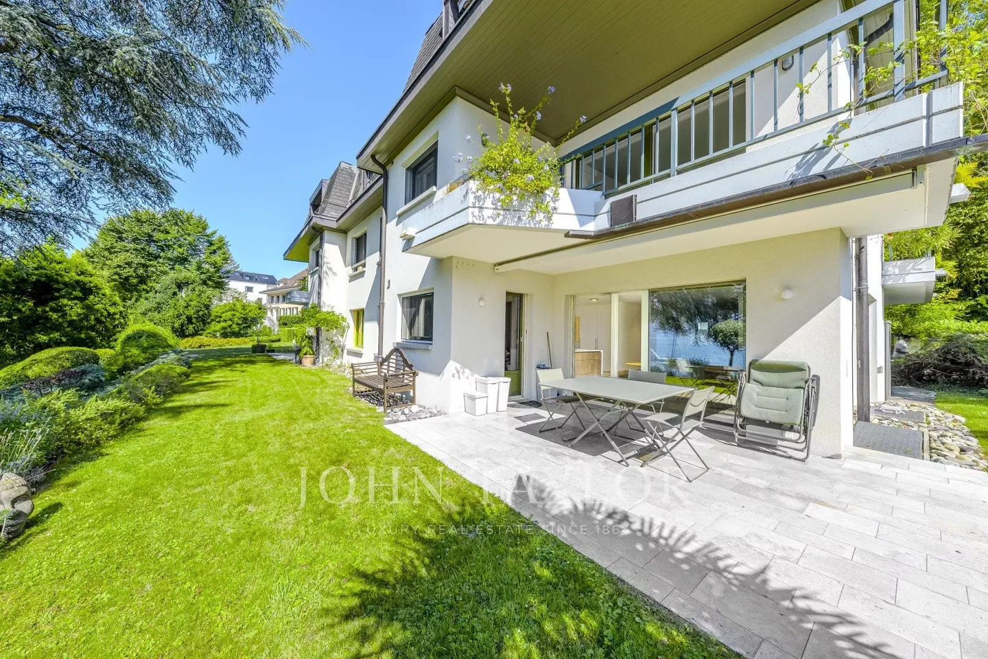 Außergewöhnliches Duplex am See mit 6,5 Zimmern und Bootsschiene - Foto 9 von 11