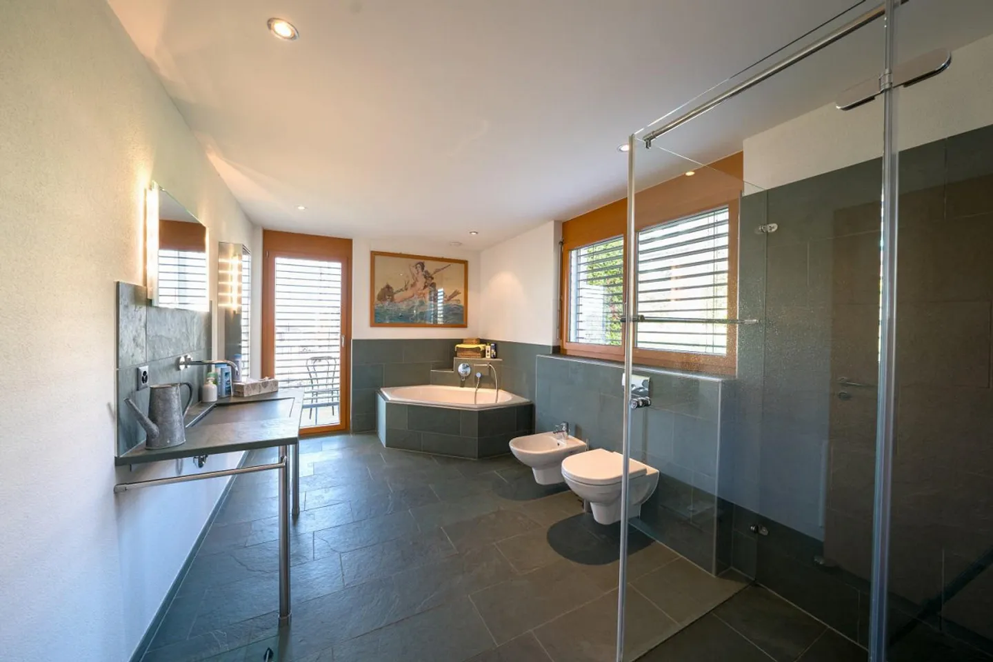 Maison individuelle de 6,5 pièces avec une haute qualité de vie et un grand jardin - Photo 7 sur 18