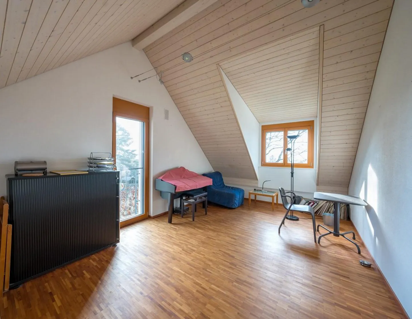 Maison individuelle de 6,5 pièces avec une haute qualité de vie et un grand jardin - Photo 13 sur 18