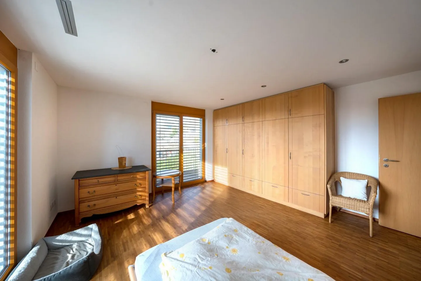 Maison individuelle de 6,5 pièces avec une haute qualité de vie et un grand jardin - Photo 10 sur 18