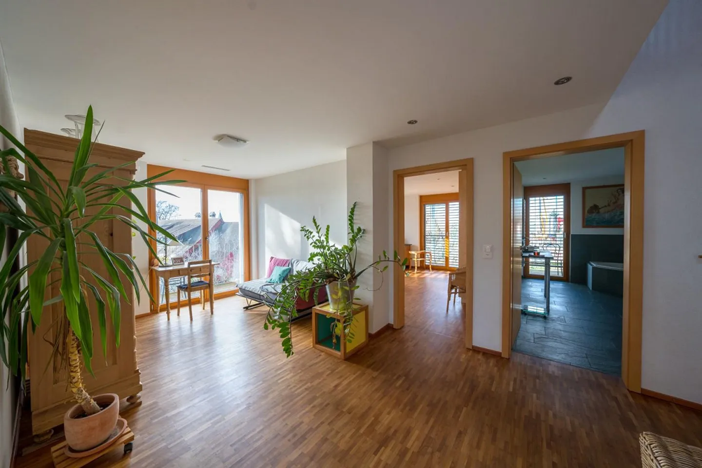 Maison individuelle de 6,5 pièces avec une haute qualité de vie et un grand jardin - Photo 12 sur 18