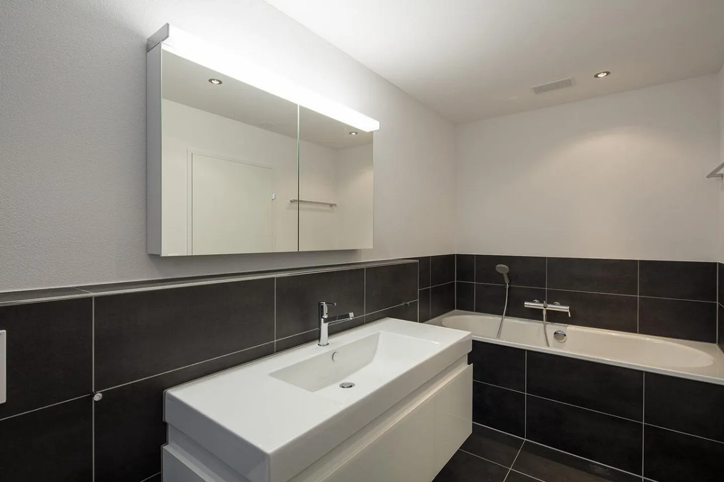 Exklusives Wohnen mit Stil und Komfort in Münsingen - Photo 10 of 12