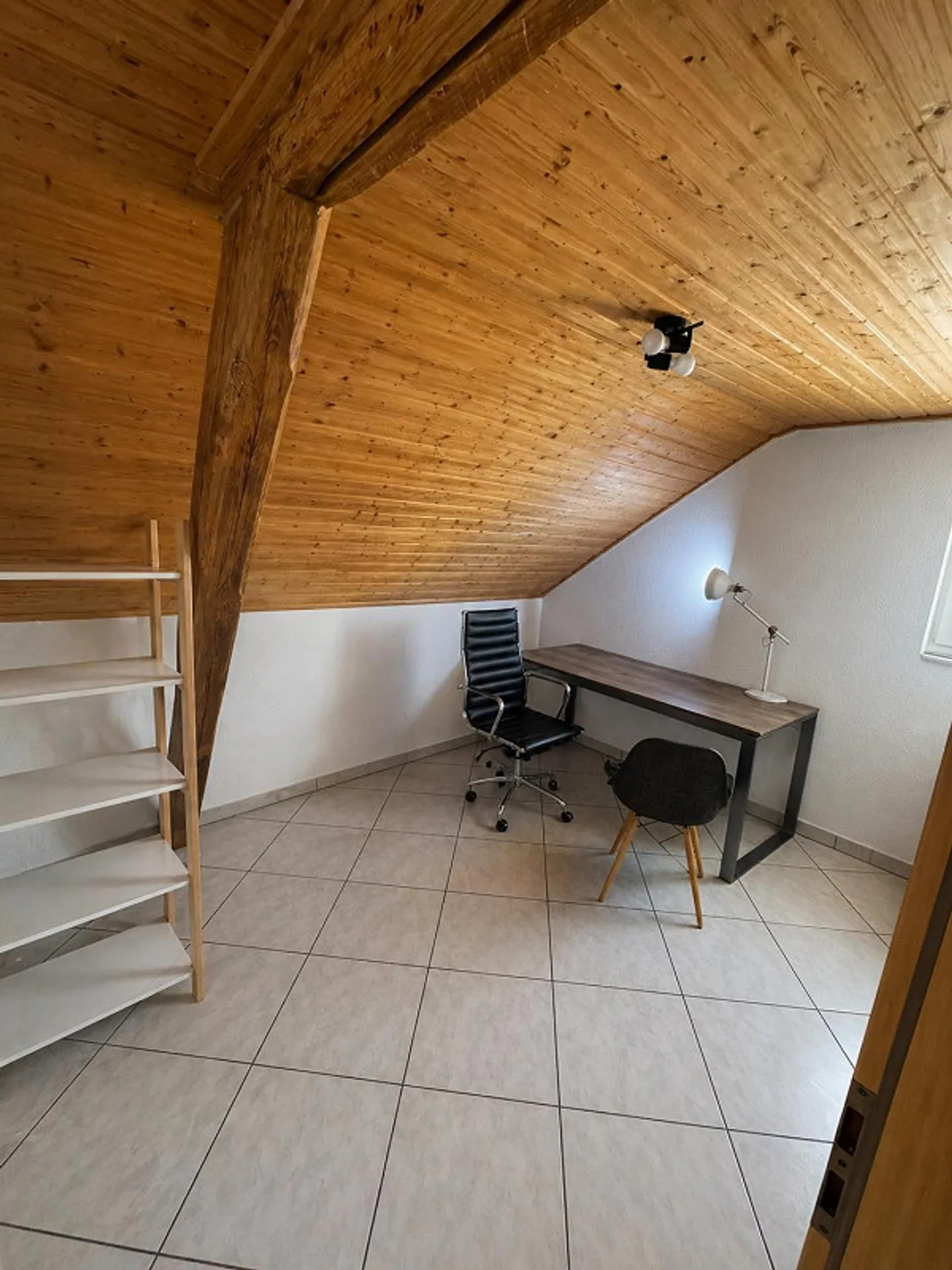 Beautiful attic apartment in the heart of Münchwilen near the train station nursing home - Photo 4 of 6