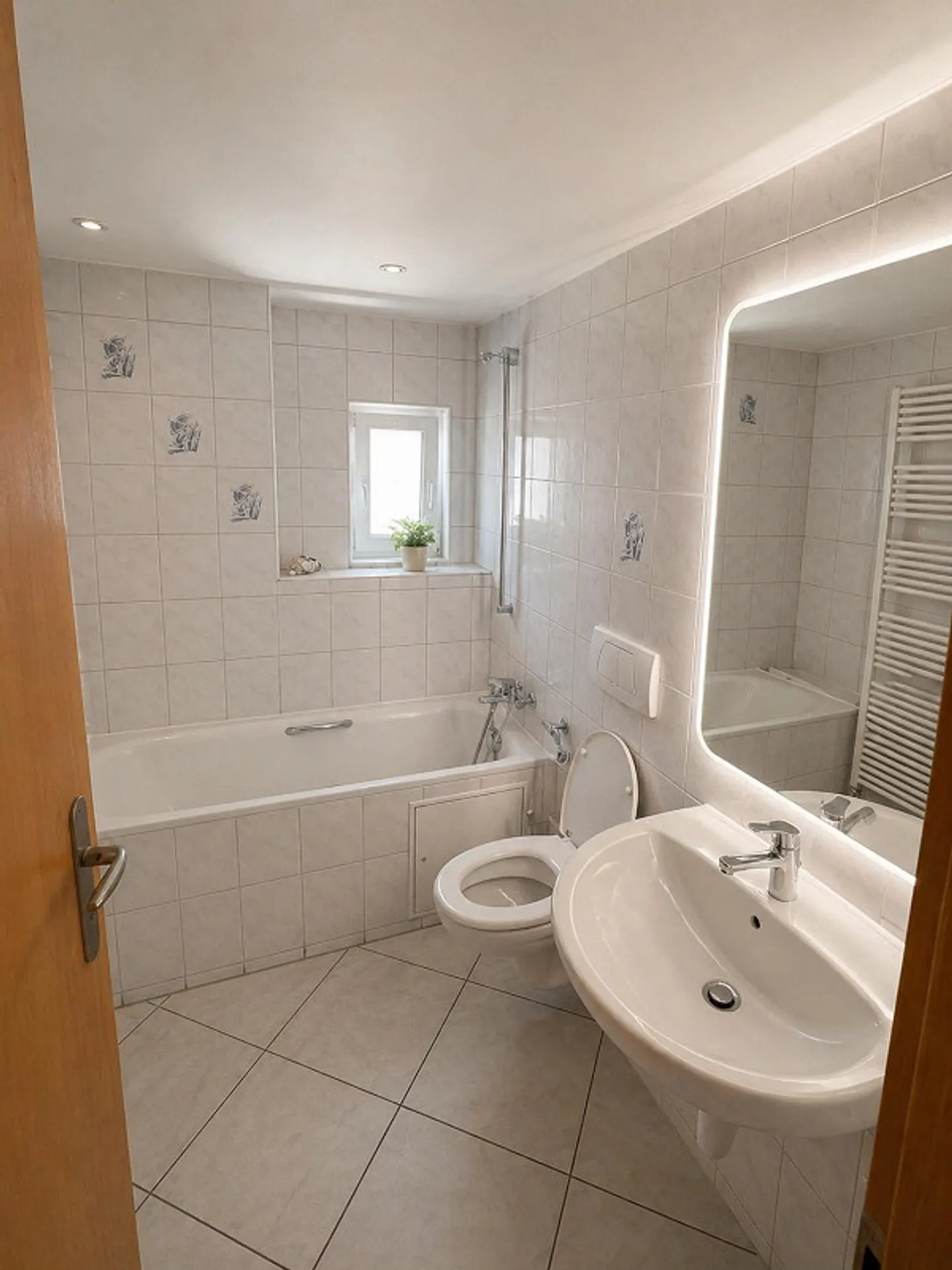 Beautiful attic apartment in the heart of Münchwilen near the train station nursing home - Photo 5 of 6