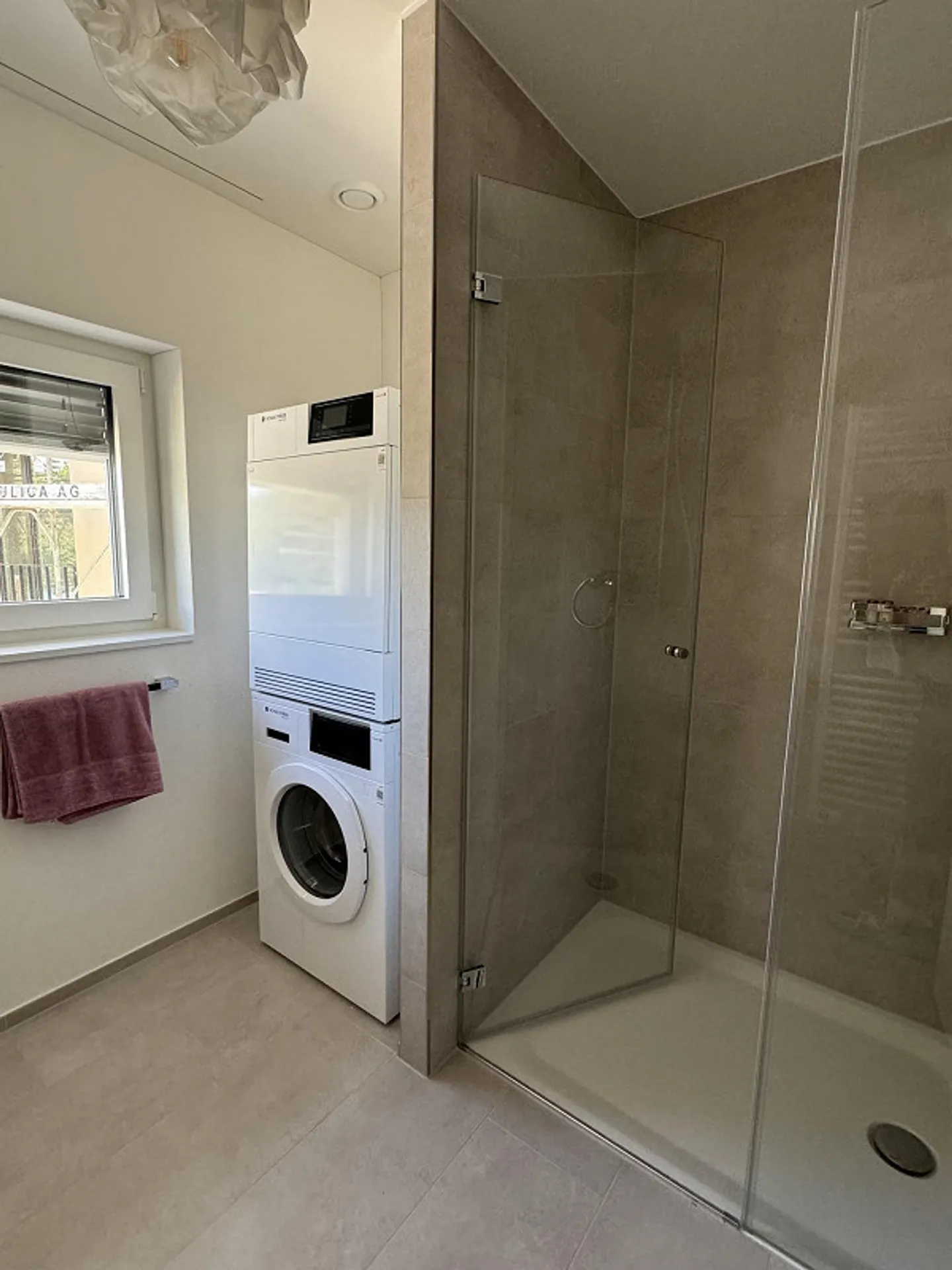 Appartement de jardin 2,5 pièces (rez-de-chaussée) avec terrasse + tour de lavage privé - Photo 10 sur 11