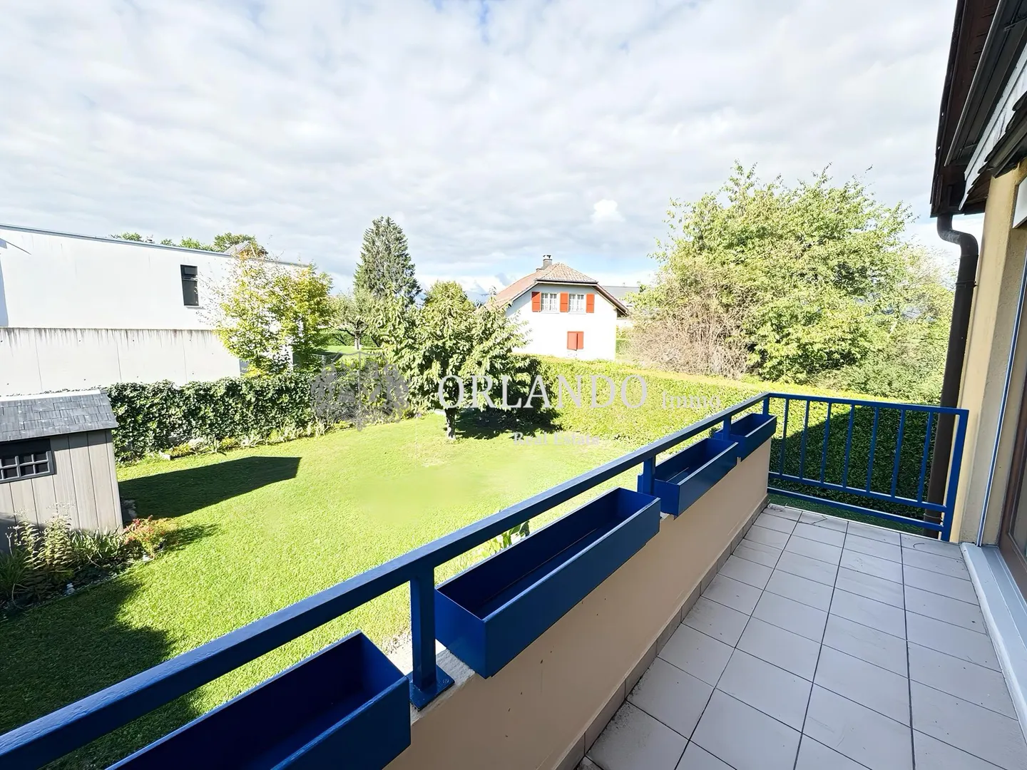 Charming Duplex in a Villa - Photo 8 of 9