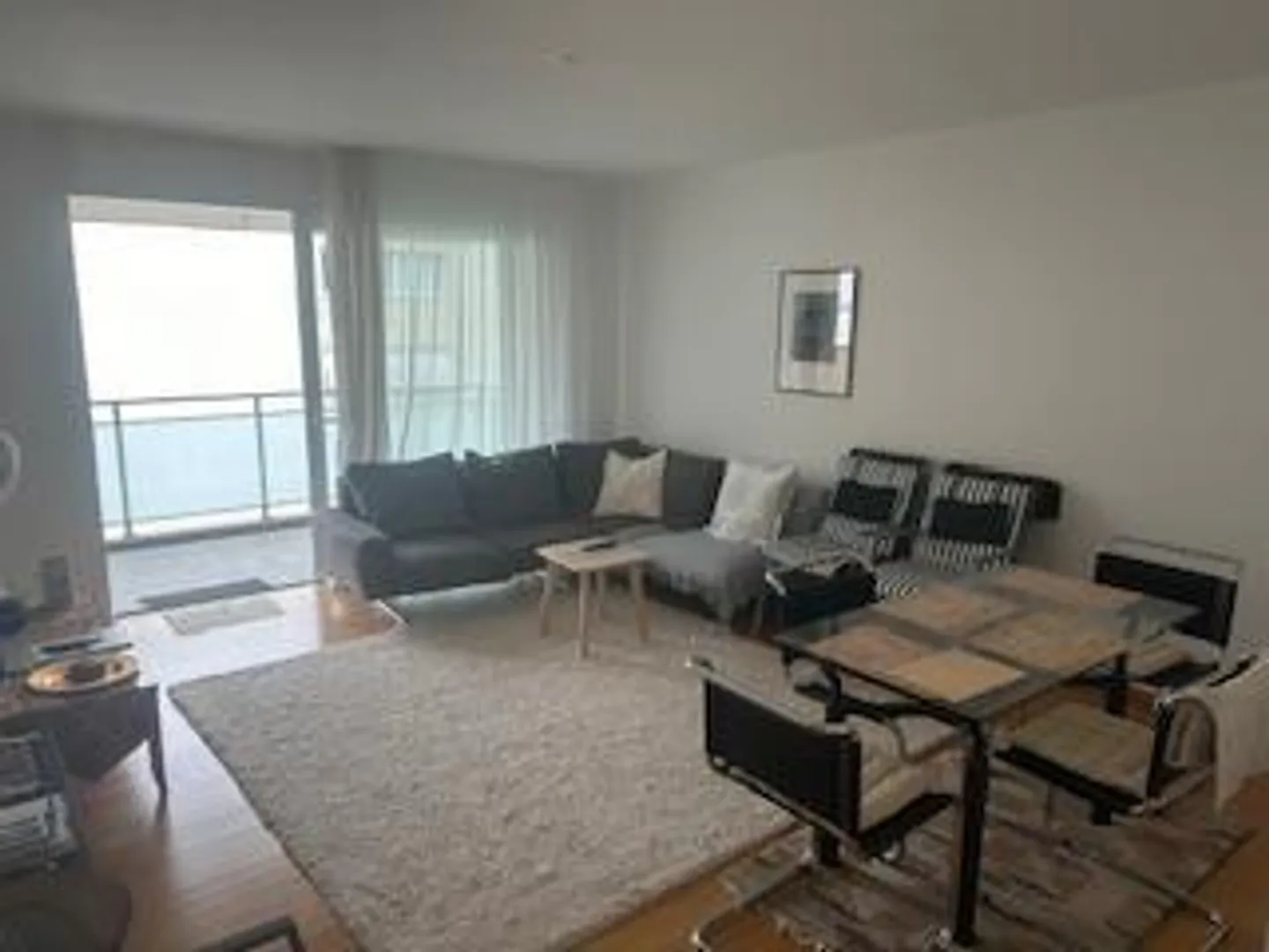 «Appartamento di 3 1/2 locali nel terzo piano in una posizione molto tranquilla e soleggiata / 3,5 Zimmer WHG im 3 OG.an sehr ruhiger, sonniger Lage» - Foto 3 di 14