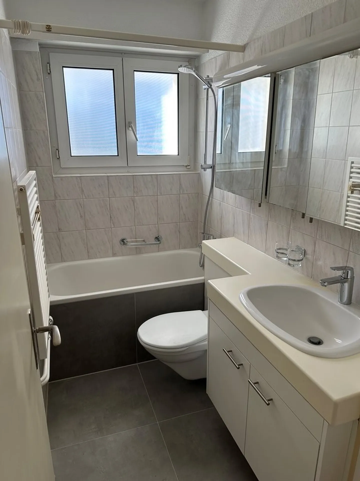 Helle 2-Zimmer-Wohnung in Suhr - Foto 6 von 8
