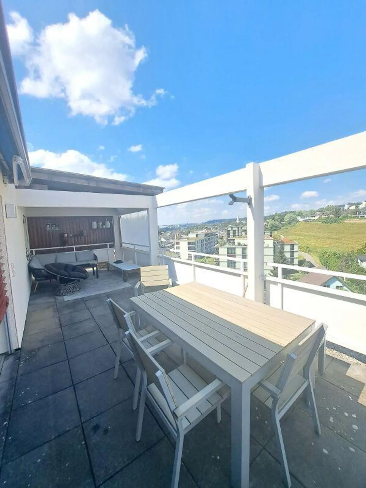 Appartamento moderno con ampia terrazza sul tetto - Foto 2 di 8