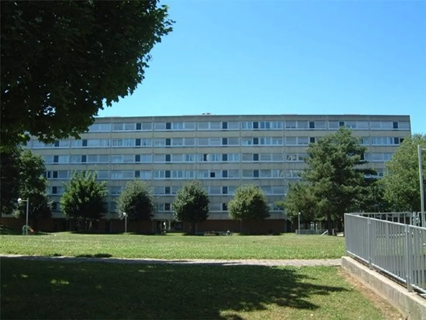Zentrales Apartment in Meyrin - Foto 1 von 10