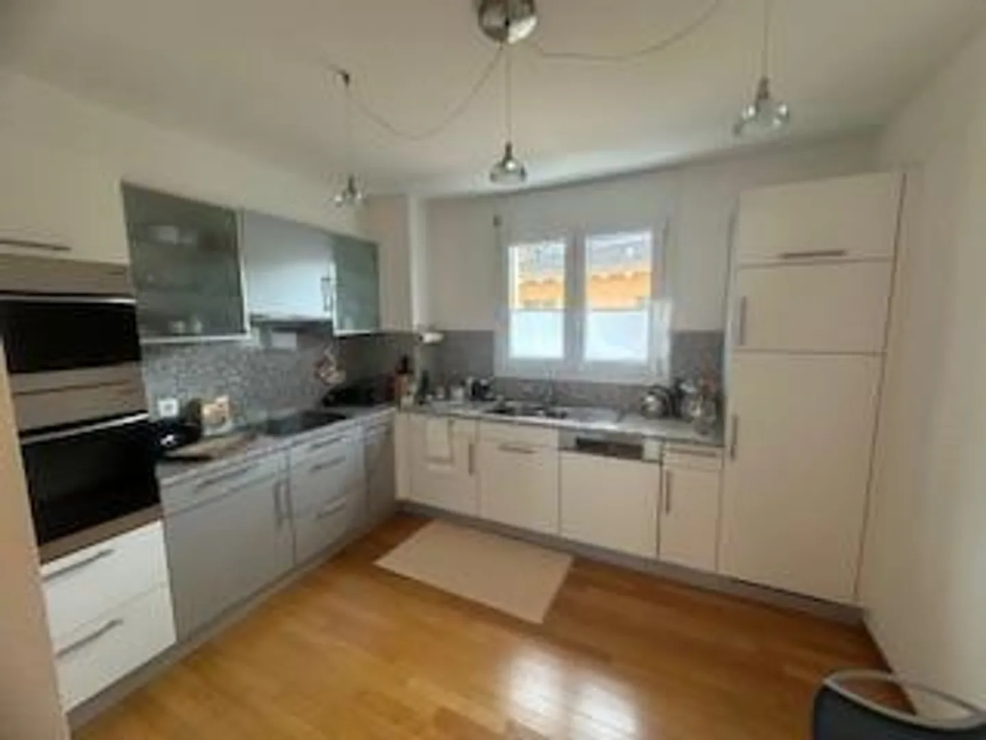 «Appartamento di 3 1/2 locali nel terzo piano in una posizione molto tranquilla e soleggiata / 3,5 Zimmer WHG im 3 OG.an sehr ruhiger, sonniger Lage» - Foto 5 di 14